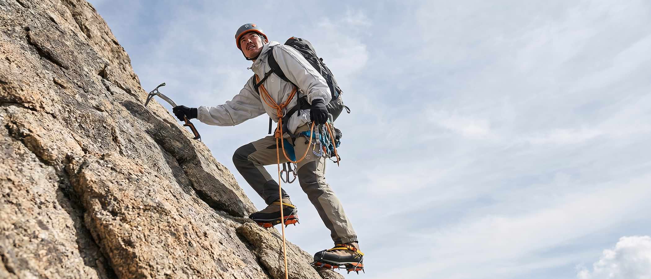 Should You Wear a Jacket While Hiking or Running in Summer? The Answer Might Surprise You