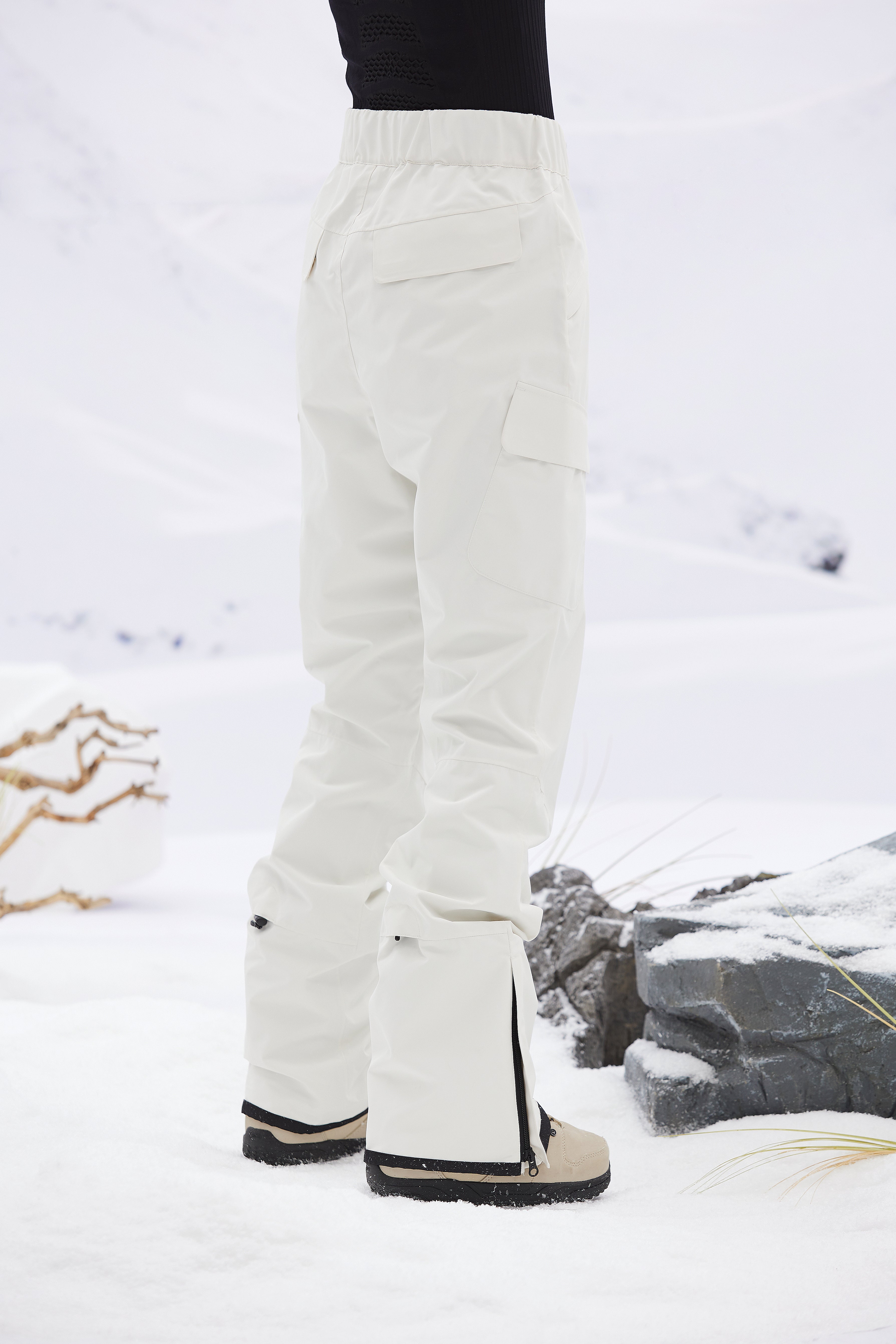 Women's Essent Snowboarding Pant | CAPELIN CREW